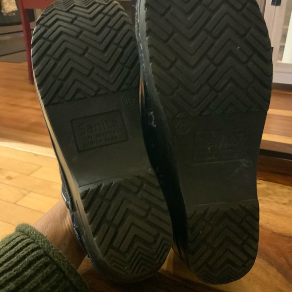 Sanita Women's Black and Purple Floral/Paisley Danish Clogs - Picture 3 of 6